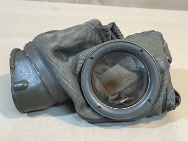 Original WWII German Soldiers M30 Gas Mask, 1940 Dated Size 2
