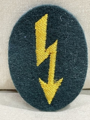 Original WWII German Signals Personnel Trade Badge, Cavalry