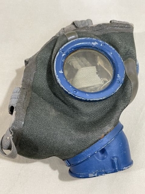 Original WWII German Soldiers Size 2 M30 Gas Mask, 1944 Dated!