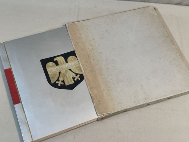 Original 1933 German Die Reichswehr Cigarette Card Album w/Slip Cover
