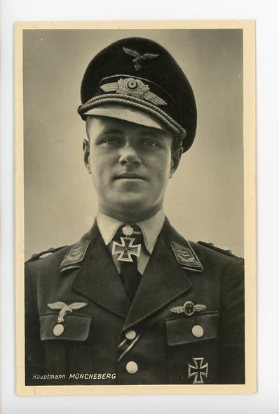 Original WWII German Personality Postcard, Ritterkreuztr�ger Hauptmann M�NCHEBERG