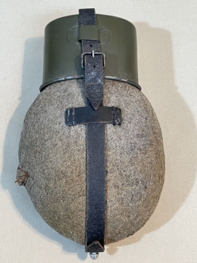 Original WWII German Soldier's Mid/Late-War M-31 Canteen