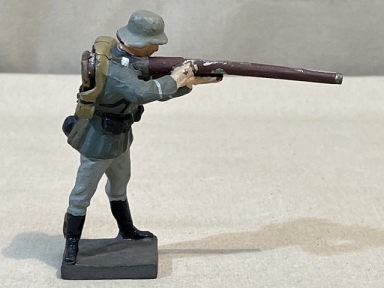 Original Nazi Era German Toy Soldier Standing w/SHOOTING Rifle, LINEOL