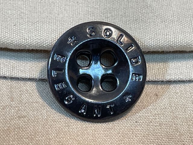 Bunker Militaria: Original WWII German 17mm Glass Buttons - Solide