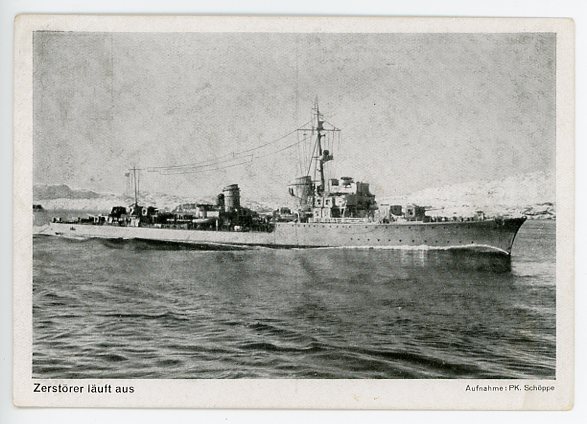Original WWII German Kriegsmarine Photo Postcard, Zerstrer luft aus