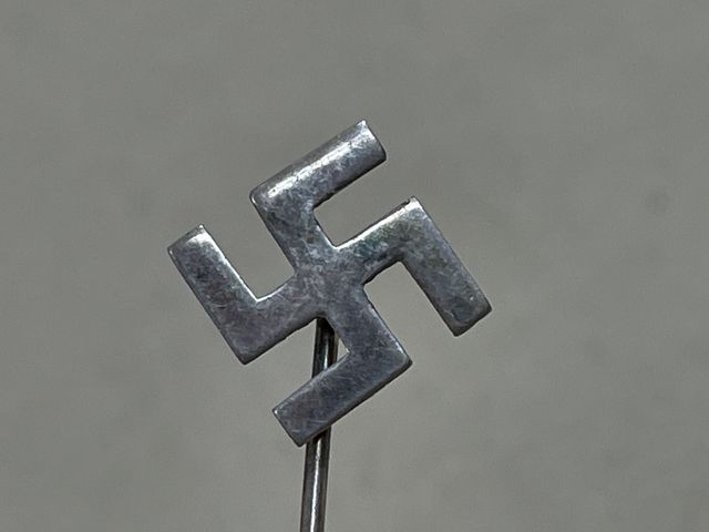 Bunker Militaria: Original Nazi Era German SWASTIKA Pin