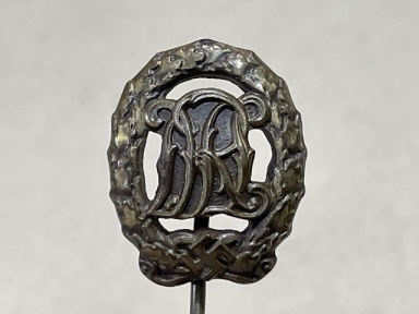 Original WWII German DRL Sports Badge in Bronze Medal Miniature, 17mm