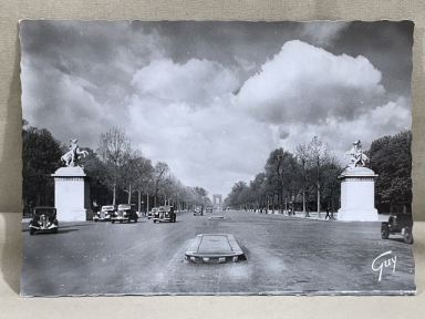 Original WWII Era French Architecture Postcard, Paris et ses Merveilles Champs-Elysees