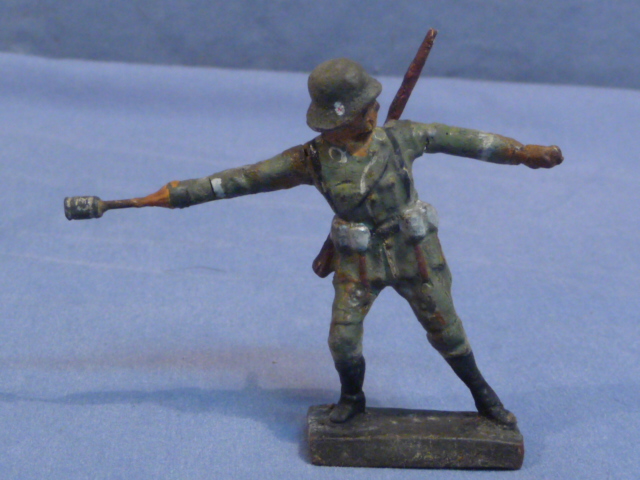 Original Nazi Era German Toy Soldier Throwing Grenade, LINEOL