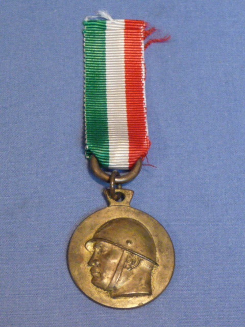 Original Fascist Italy Mussolini Medal, W FONDATORE IMPERO