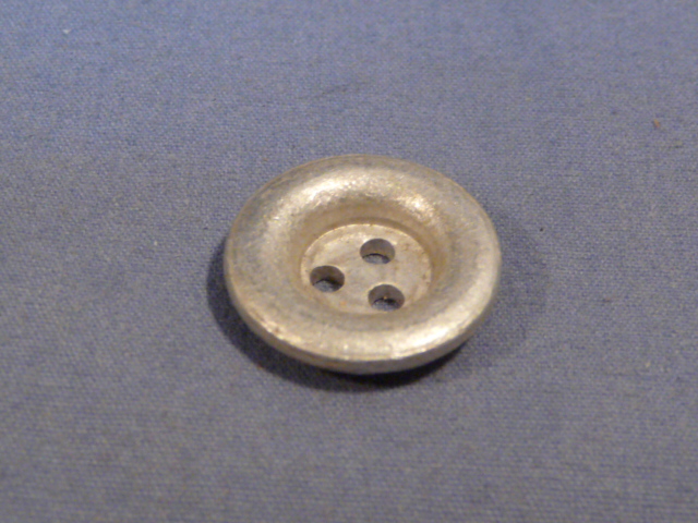 Original WWII German Used Zeltbahn Button
