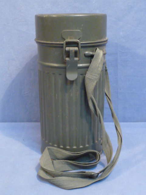 Original WWII German Luftschutz Gas/Dust Mask Carrying Can
