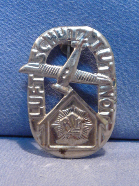 Original Nazi Era German RLB Donation Lapel Pin, Luftschutz Tut Not