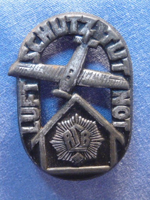 Original Nazi Era German RLB Donation Lapel Pin, Luftschutz Tut Not
