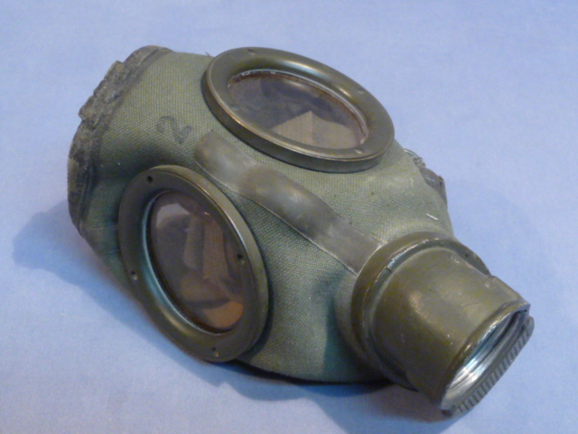 Original WWII German Soldier�s M30 Gas Mask, Size 2