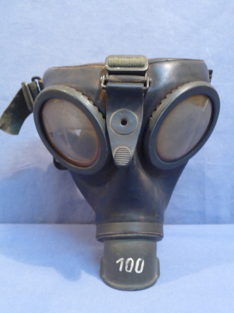 Original WWII German Soldier�s M38 Gas Mask, Size 2
