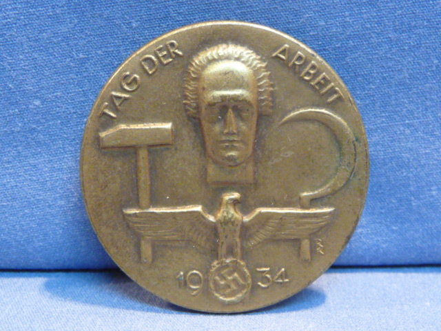 Original Nazi Era German Metal Tinnie, TAG DER ARBEIT 1934