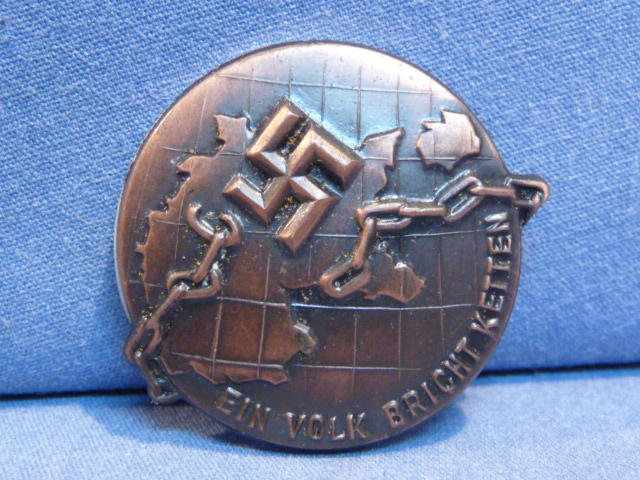 Original Nazi Era German EIN VOLK BRICHT KETTEN Metal Tinnie