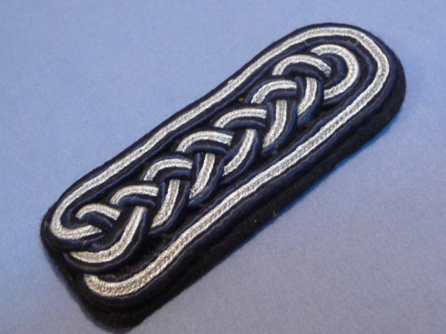 Original WWII German Kriegsmarine (Navy) Marinebeamte NCO Shoulder Board, Single