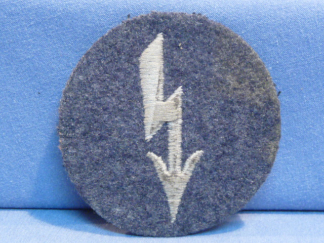 Original WWII German Luftwaffe (Air Force) Signals Personnel Trade Badge