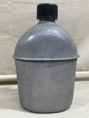 Original WWII US Army Stainless Steel Canteen M1910, 1944