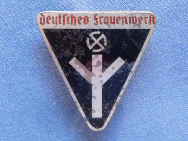 Original Nazi Era German Deutsches Frauenwerk Membership Badge, RZM M1/102