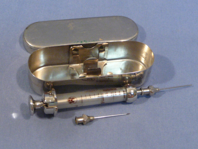 Original WWII German Medical Item, 1ml Syringe Set in Metal Box