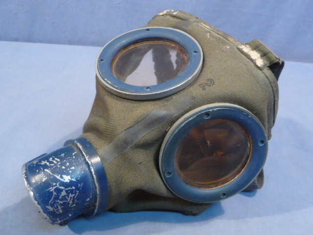 Original WWII German Soldier�s Size 2 M30 Gas Mask, 1944 Dated!