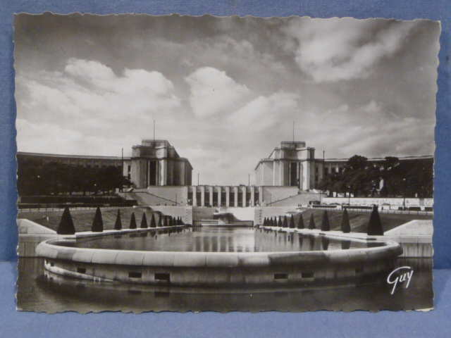 Original WWII Era French Architecture Postcard, Paris et ses Merveilles Le palais de Chaillot