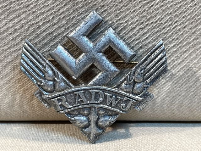 Original WWII German RADwJ War Helper's Service Badge