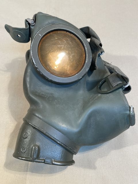 Original WWII German Soldiers M38 Gas Mask, GREEN RUBBER
