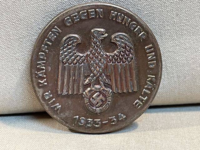 Original 1933-34 German Fight Against Hunger & Cold Tinnie, Wir Kmpften Gegen Hunger u. Klte