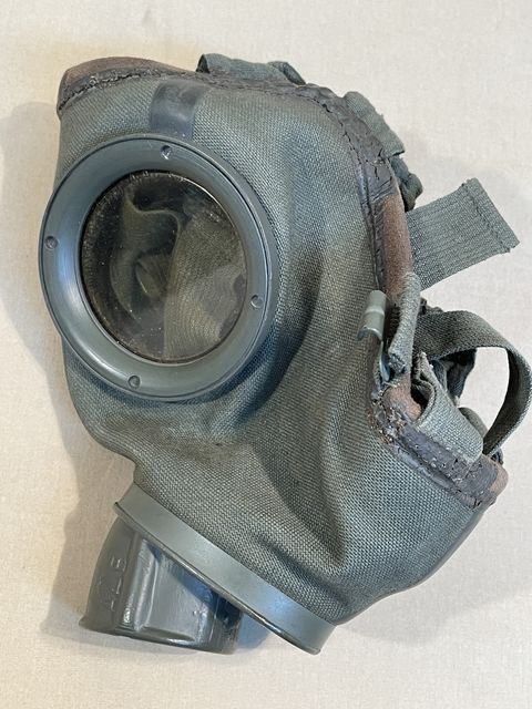 Original WWII German Soldiers M30 Gas Mask, Size 2