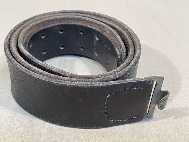 POSTWAR Leather Combat Belt, Size 90 (US 30)