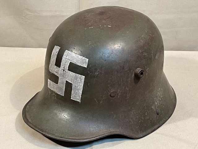Original WWI German M16 Steel Helmet with Liner