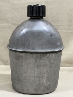 Original WWII US Army Stainless Steel Canteen M1910, 1944