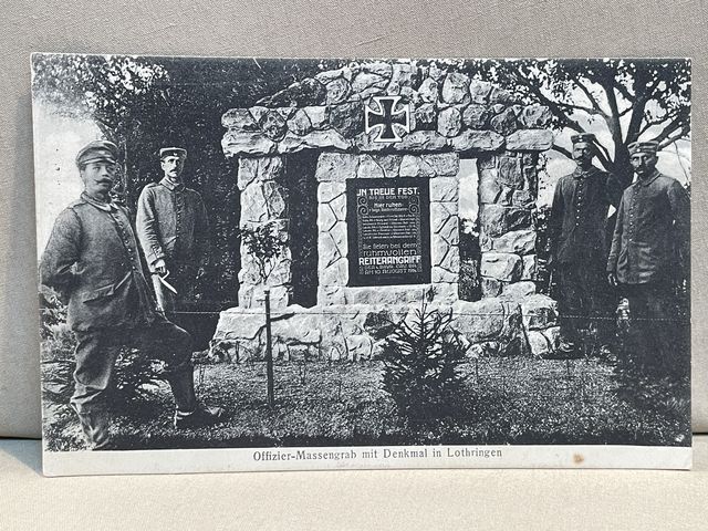 Original WWI German Military Themed Postcard, Offizier-Massengrab