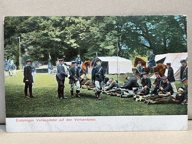 Original WWI German Military Themed Postcard, Einbringen Verwundeter auf den Verbandplatz
