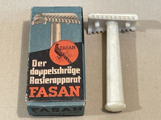 Original WWII German FASAN Brand Razor & Box, Defect