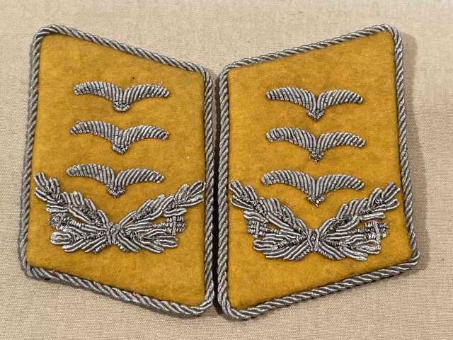 Original WWII German Luftwaffe Flight Hauptmann's Collar Tabs, PAIR
