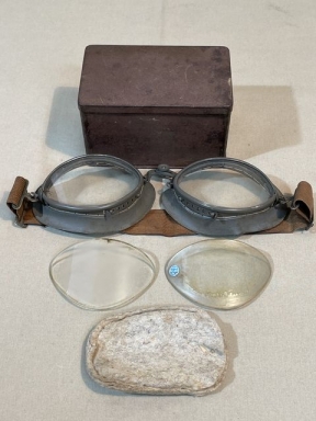 Original WWII German Heer (Army) Motorcycle Goggles w/Spare Lenses and Case