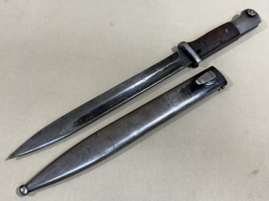 Original WWII German 98K Bayonet and Scabbard, MATCHING E.u.F Hrster