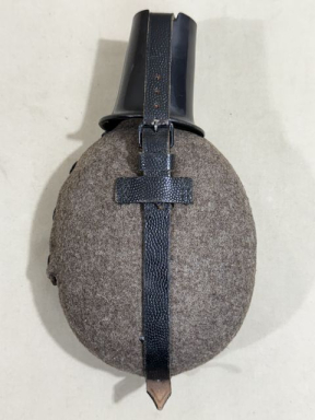 Original WWII German Soldier's Mid-War M-31 Canteen w/Bakelite Cup