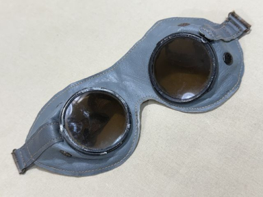 Original WWII German Sun Goggles with Gray Frames & Instructions